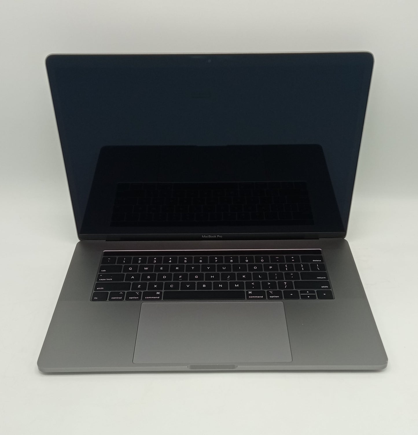 MacBook Pro 2018 | 15 inches | Intel Core i7 2.2 GHz Processor | 32GB Ram | 512GB SSD | Space Gray | Like New Without Box | 2 Cycles