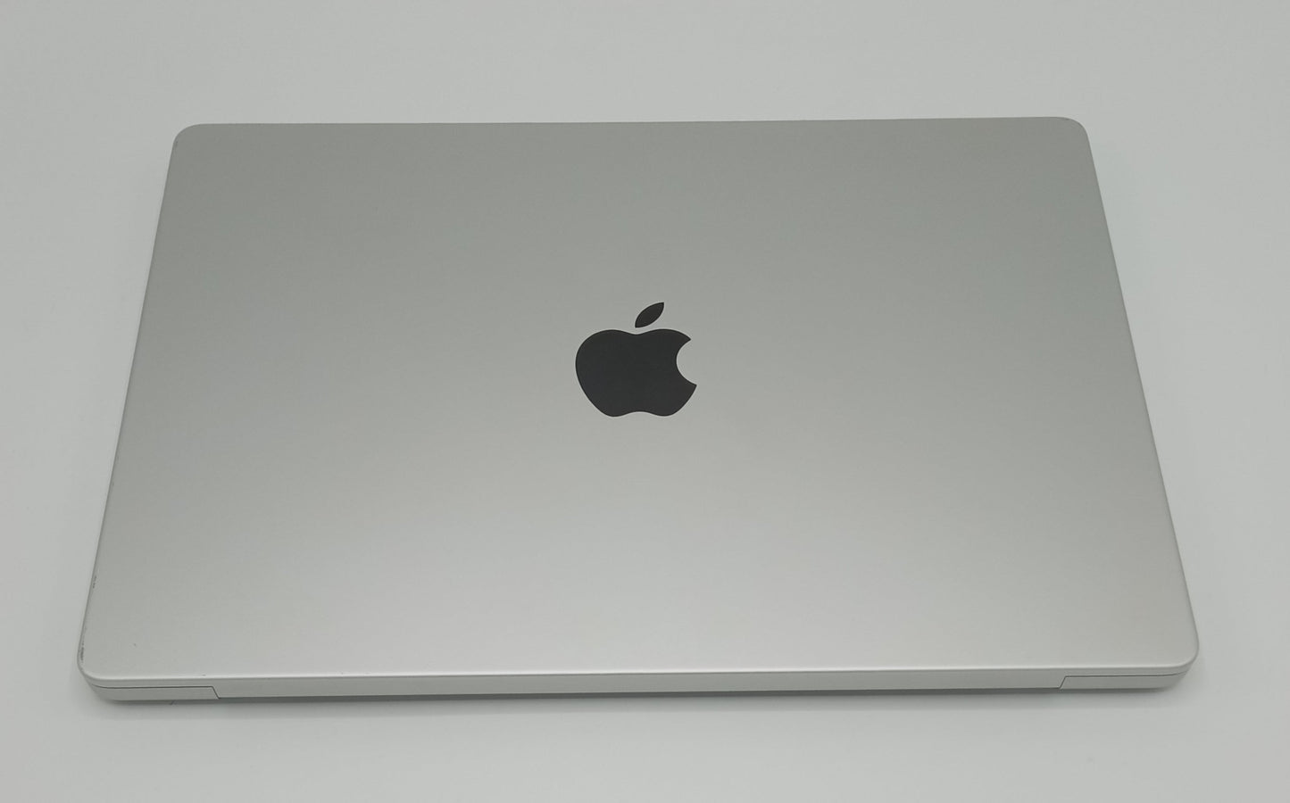 MacBook Pro 2021 | 14 Inches | Apple M1 Pro Chip | 16 GB Ram | 1 TB SSD | Silver | 211 Cycles