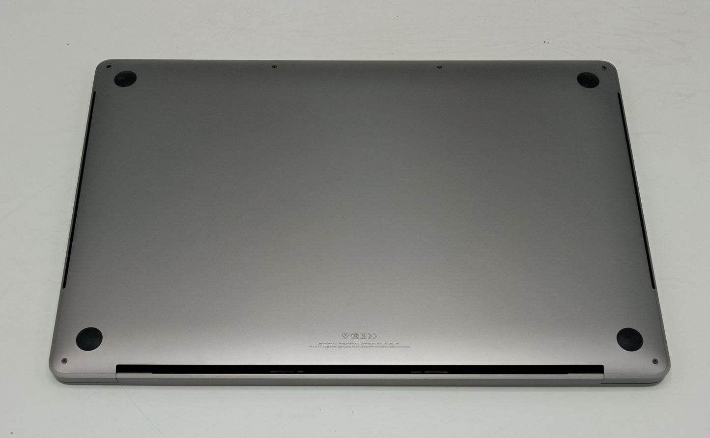 Macbook Pro 2019 | 16 Inches | Intel Core i7 2.6 GHz 6-Core Processor | 16 GB Ram | 512 GB SSD | AMD Radeon Pro 5300 | Space Gray | Great Condition | 178 Cycles Only