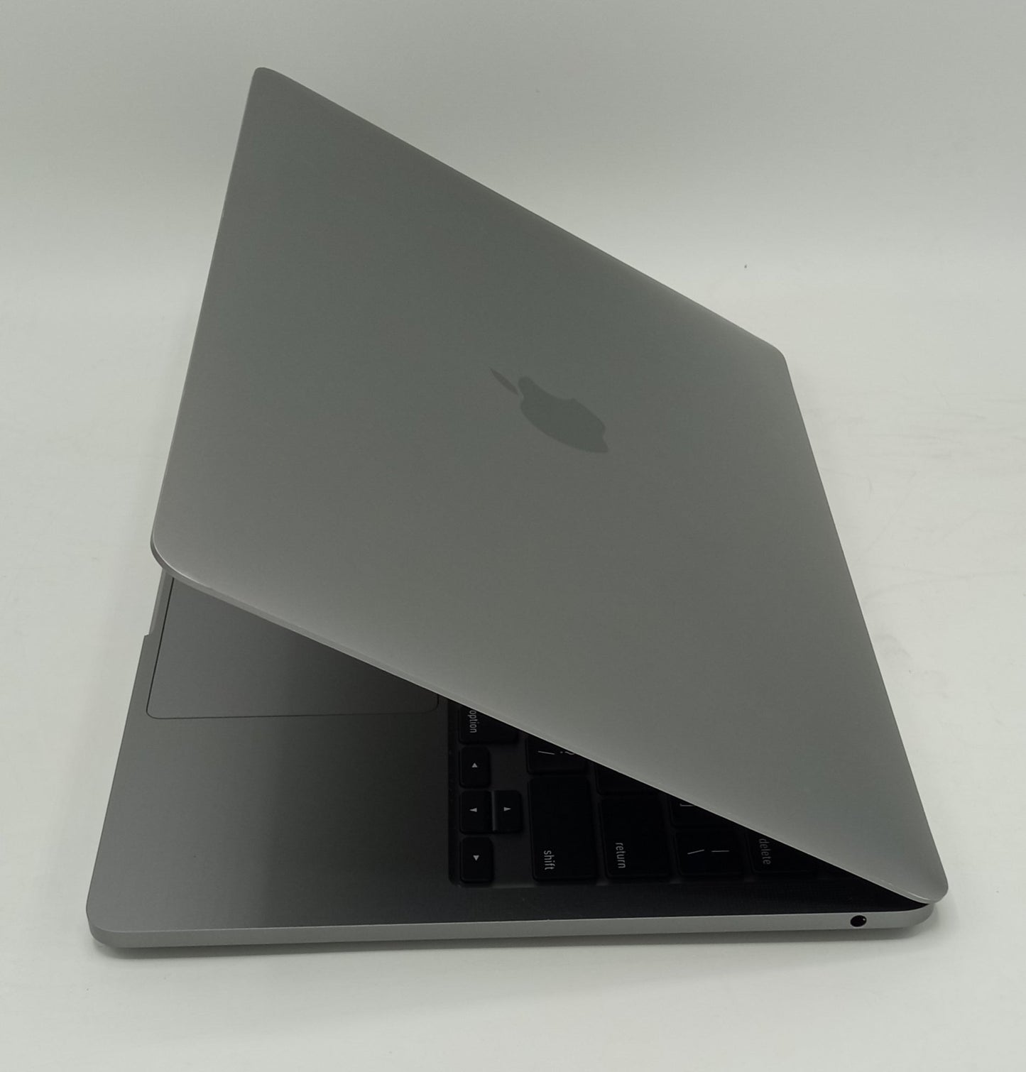 Macbook Pro 2020 | 13 Inches | Apple M1 Chip | 8 GB Ram | 256 GB SSD | Space Gray | 1 Cycle