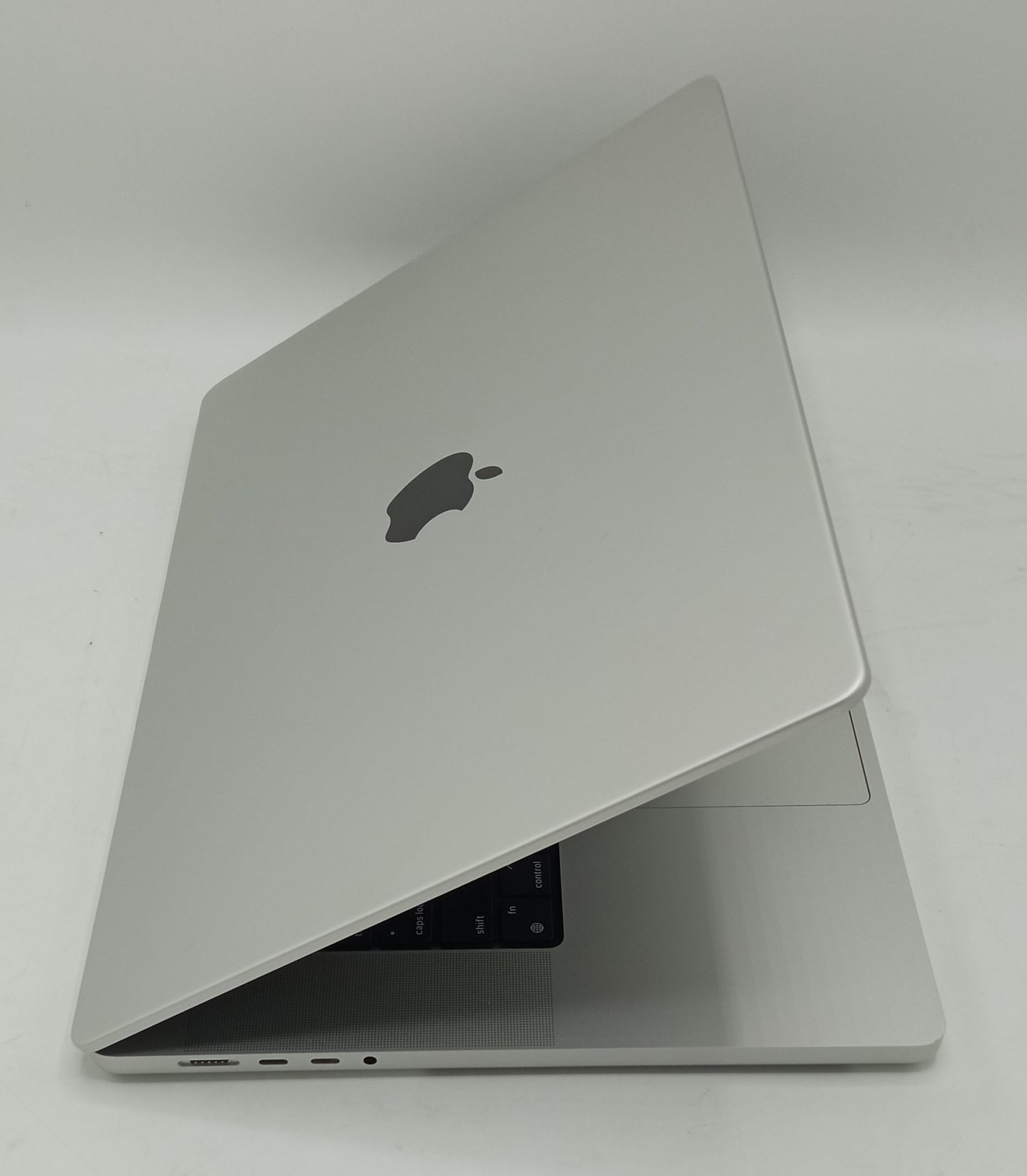 Macbook Pro 2021 | 16 Inches | Apple M1 Pro Chip | 16GB Ram | 512GB SSD | Silver | 97 Cycles