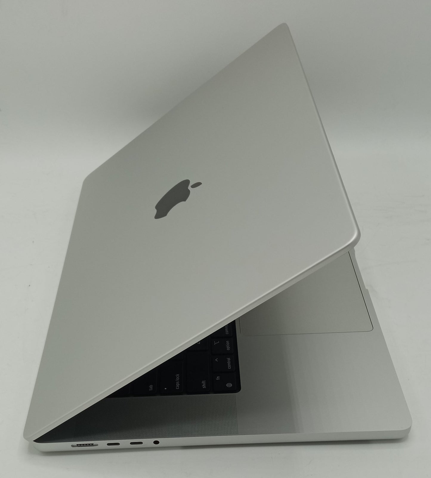 Macbook Pro 2021 | 16 Inches | Apple M1 Pro Chip | 32GB Ram | 512GB SSD | Silver | Like New (23 Cycles)