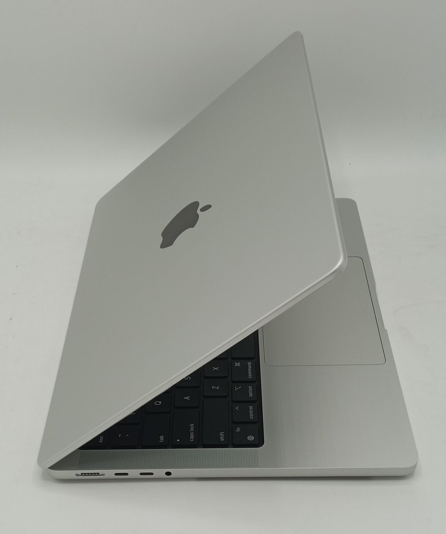 MacBook Pro 2021 | 14 Inches | Apple M1 Pro Chip | 16 GB Ram | 1 TB SSD | Silver | Like New with Box (2 Cycles)