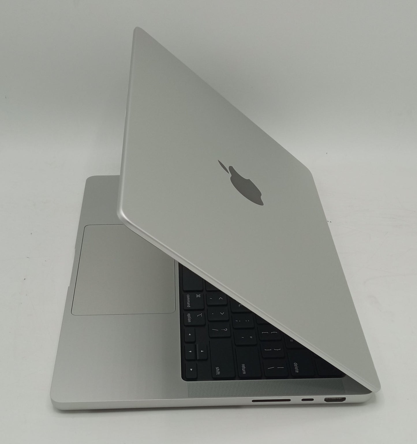 MacBook Pro 2021 | 14 Inches | Apple M1 Pro Chip | 16 GB Ram | 1 TB SSD | Silver | Like New with Box (2 Cycles)