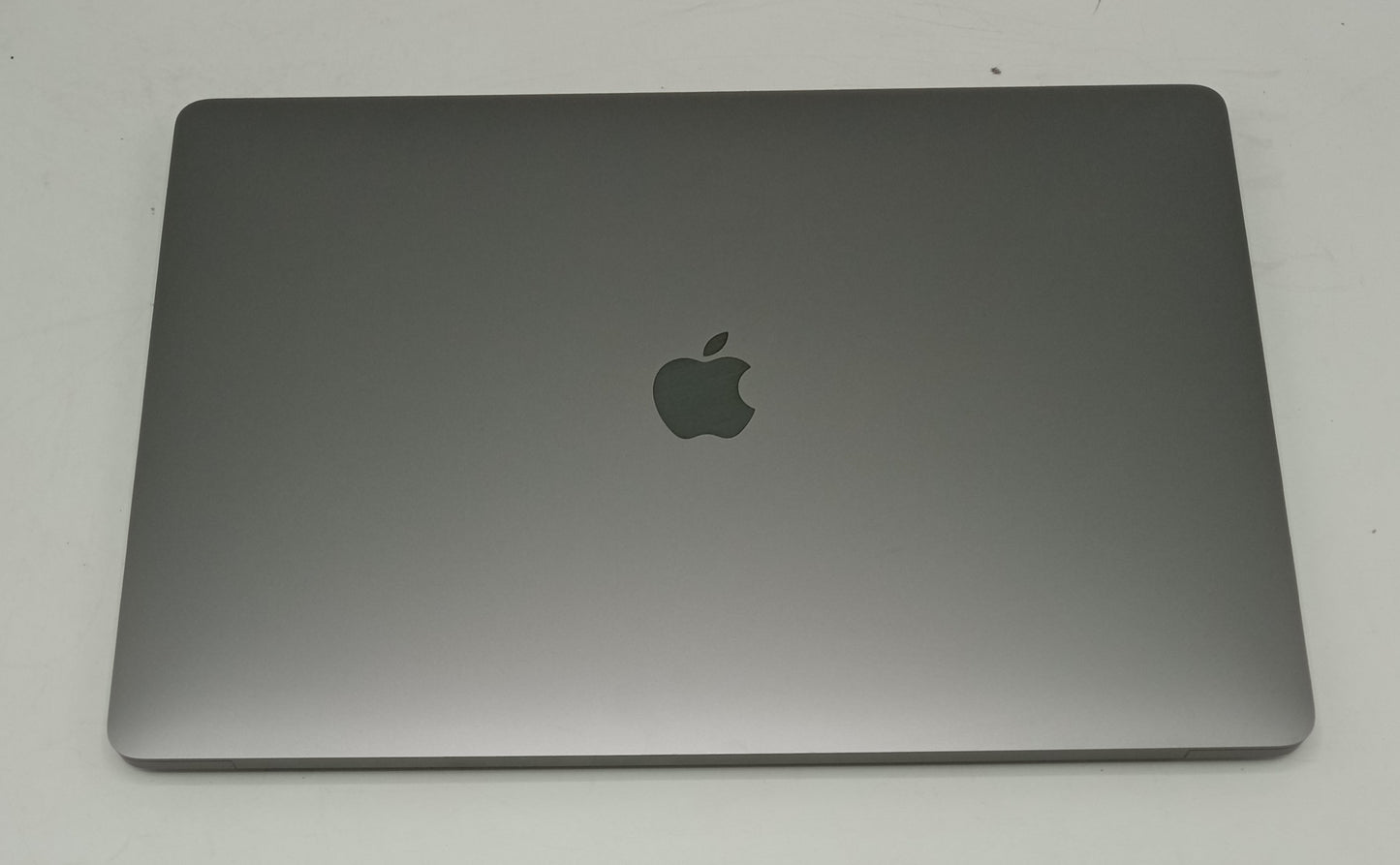 MacBook Pro 2018 Touch bar | 15 inches | Intel Core i7 2.6 GHz Processor | 16 GB Ram | 512GB SSD | Space Gray | 70 Cycles