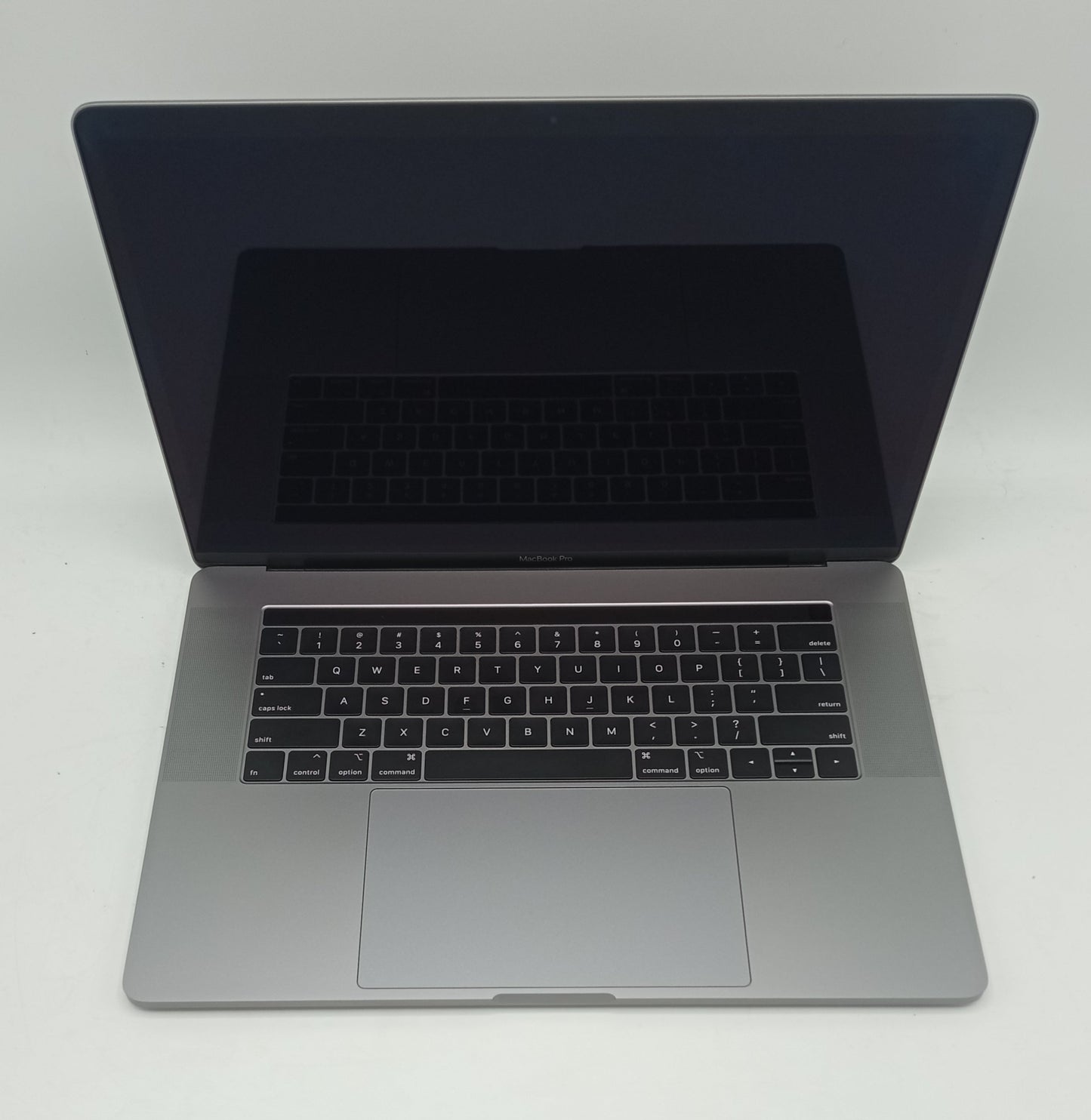 MacBook Pro 2018 Touch bar | 15 inches | Intel Core i7 2.6 GHz Processor | 16 GB Ram | 512GB SSD | Space Gray | 70 Cycles