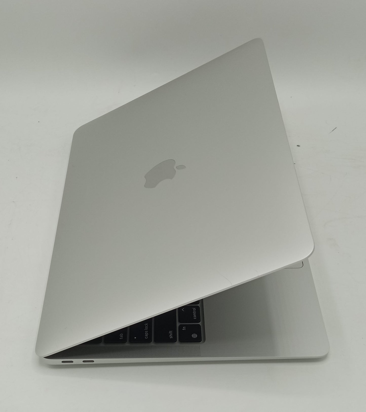 Macbook Air 2020 | 13 Inches | Apple M1 Chip | 8 GB Ram | 256 GB SSD | Silver | 2 Cycles