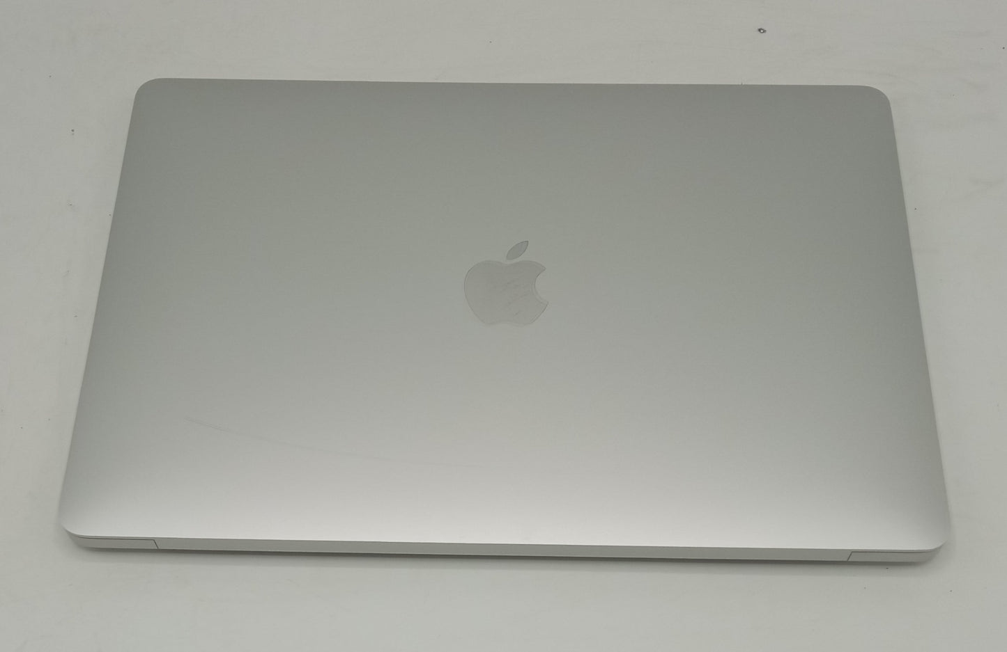 Macbook Air 2020 | 13 Inches | Apple M1 Chip | 8 GB Ram | 256 GB SSD | Silver | 2 Cycles