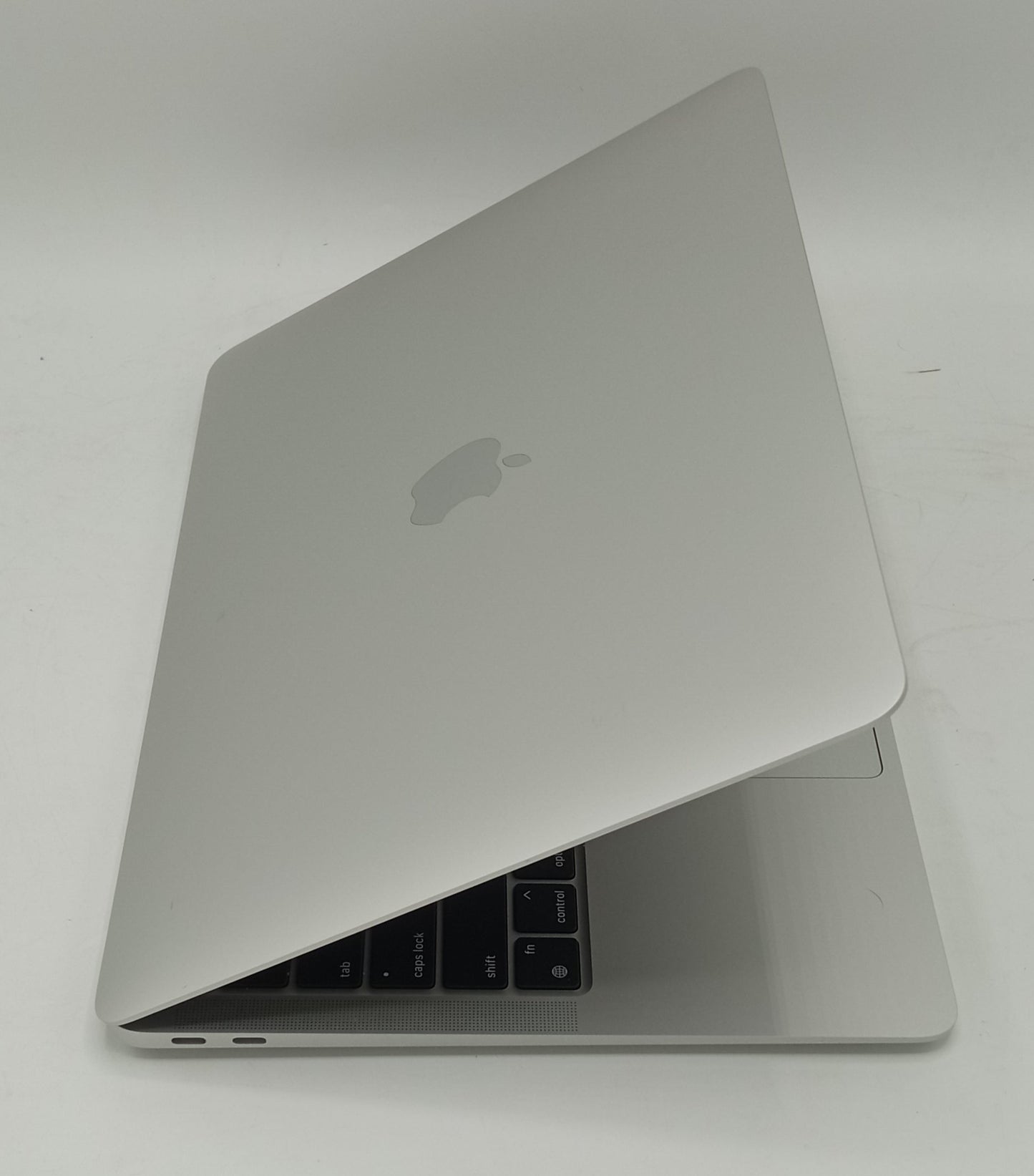 Macbook Air 2020 | 13 Inches | Apple M1 Chip | 8 GB Ram | 256 GB SSD | Silver | 34 Cycles