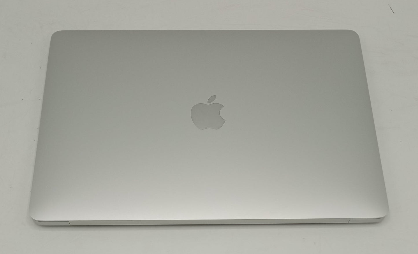 Macbook Air 2020 | 13 Inches | Apple M1 Chip | 8 GB Ram | 256 GB SSD | Silver | 98 Cycles