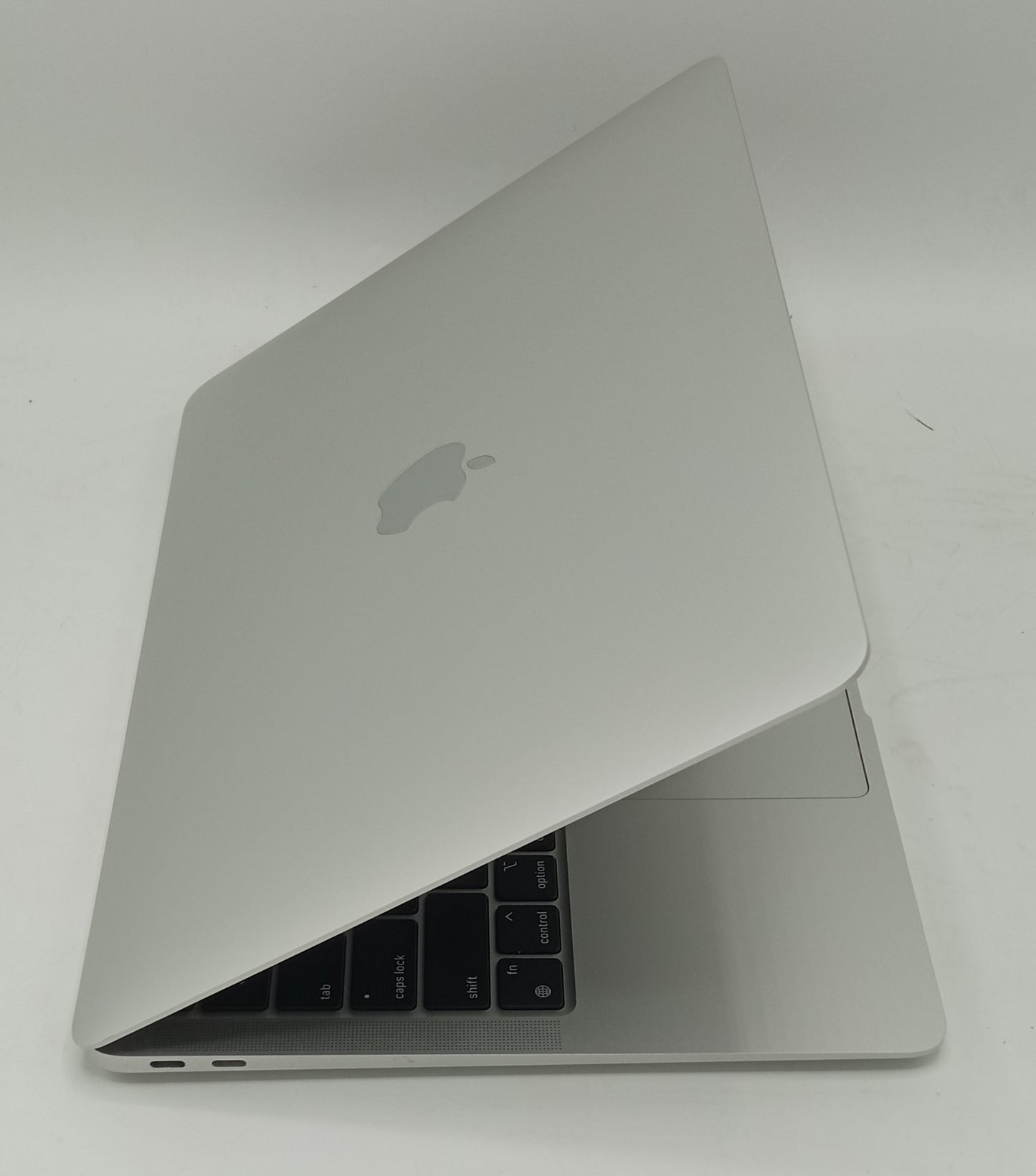 Macbook Air 2020 | 13 Inches | Apple M1 Chip | 8 GB Ram | 256 GB SSD | Silver | 98 Cycles