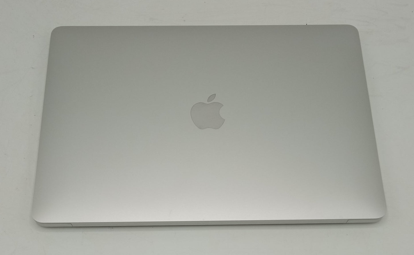 Macbook Air 2020 | 13 Inches | Apple M1 Chip | 8 GB Ram | 256 GB SSD | Silver | 41 Cycles