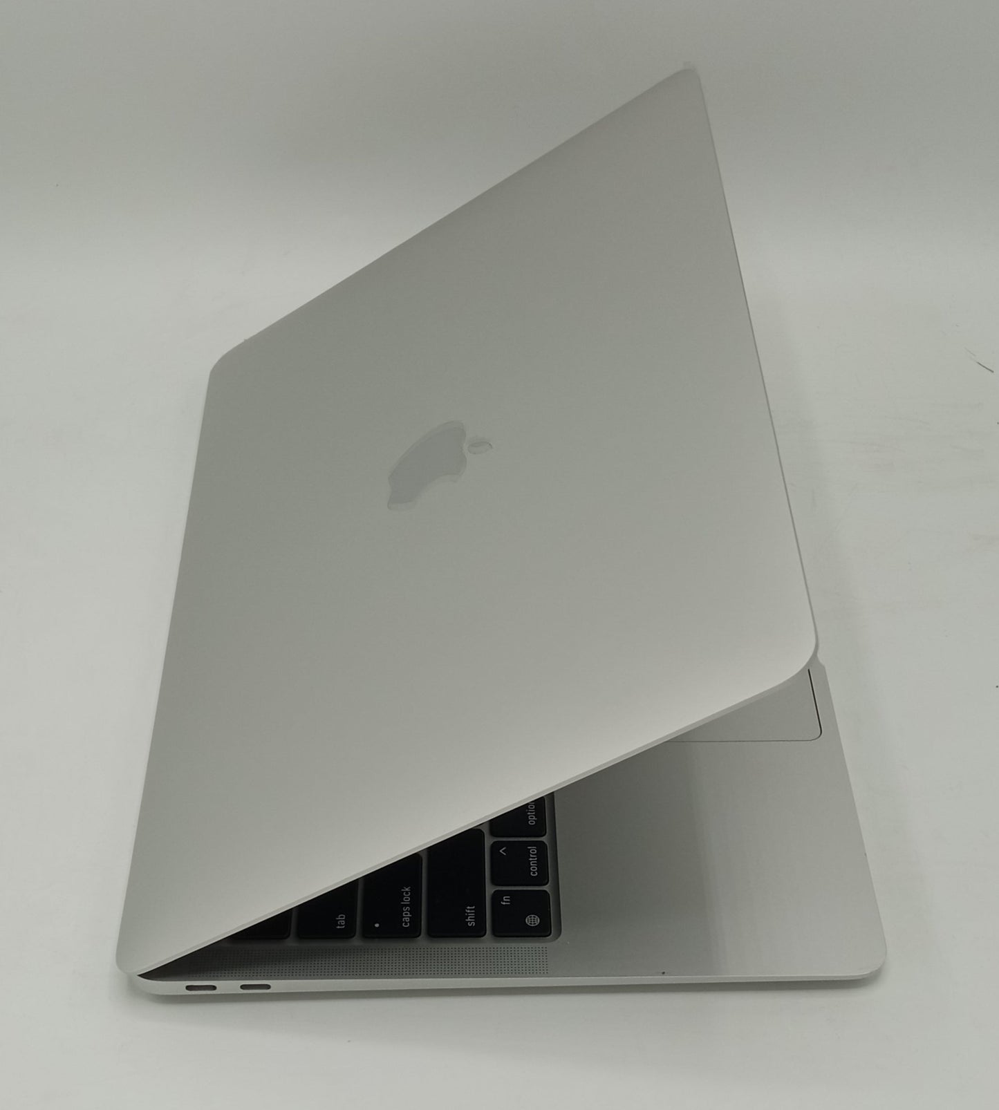 Macbook Air 2020 | 13 Inches | Apple M1 Chip | 8 GB Ram | 256 GB SSD | Silver | 41 Cycles