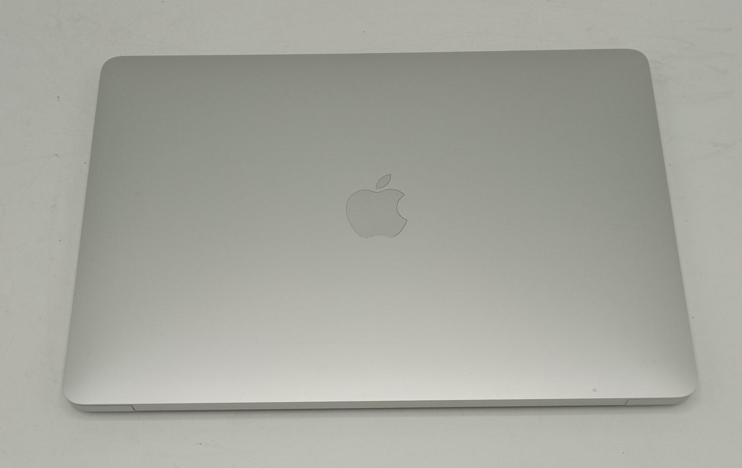 Macbook Air 2020 | 13 Inches | Apple M1 Chip | 8 GB Ram | 256 GB SSD | Silver | 1 Cycle