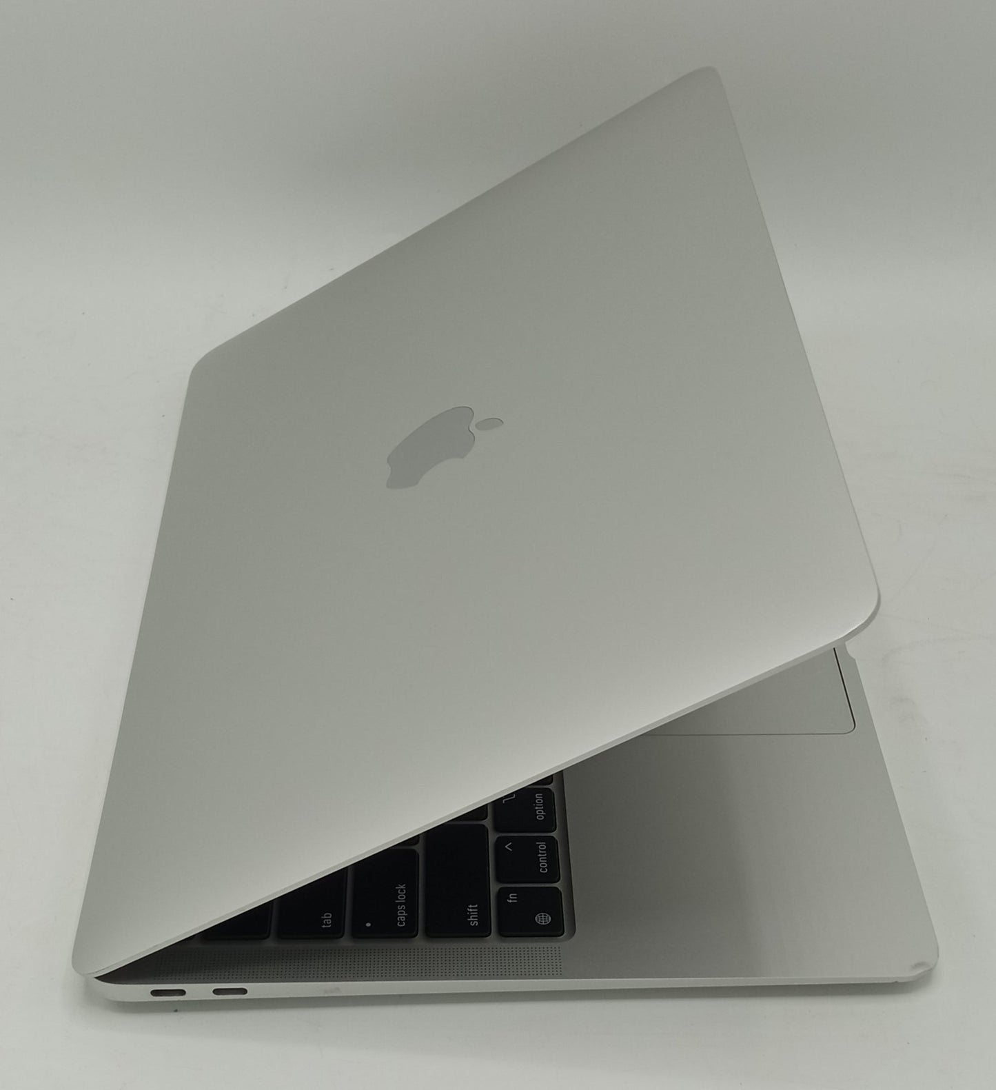 Macbook Air 2020 | 13 Inches | Apple M1 Chip | 8 GB Ram | 256 GB SSD | Silver | 237 Cycles