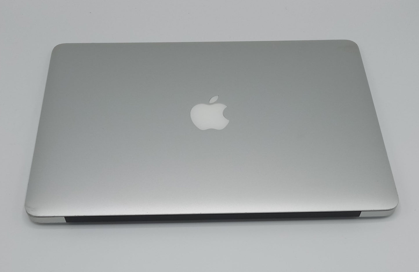 MacBook Air 2013 | 13 inches | Intel Core i5 1.3GHz Processor | 4GB Ram | 128GB SSD | Silver | 87 Cycles