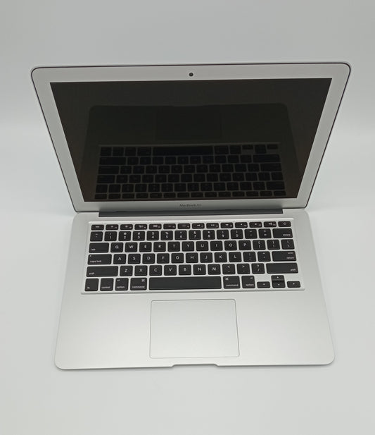 MacBook Air 2015 | 13 inches | Intel Core i5 1.6 GHz Processor | 8GB Ram | 256GB SSD | Silver | 40 Cycles (Barely Used, Good Condition)