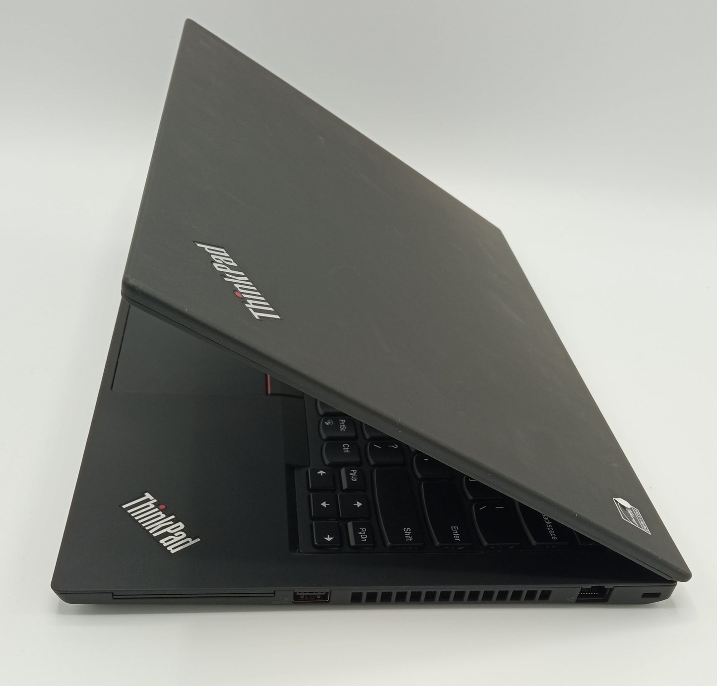 Lenovo ThinkPad T490 | 14 Inches | Intel Core i5 8th Gen 1.6 GHz | 16 GB Ram | 256GB SSD | Used