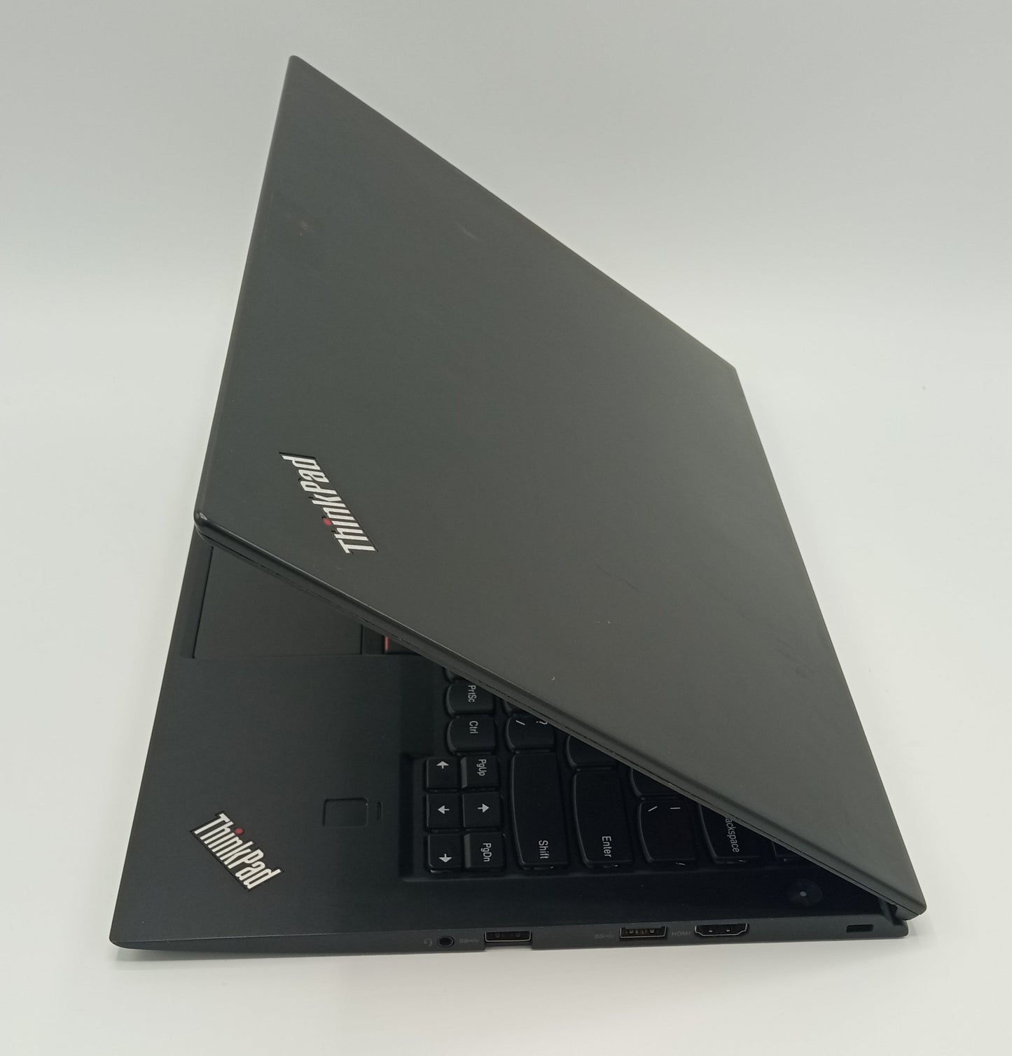 Lenovo ThinkPad X1 Carbon | 14 Inches | Intel i5 2.4 GHz Processor | 6th Generation | 8 GB Ram | 256 GB SSD | Black | Used