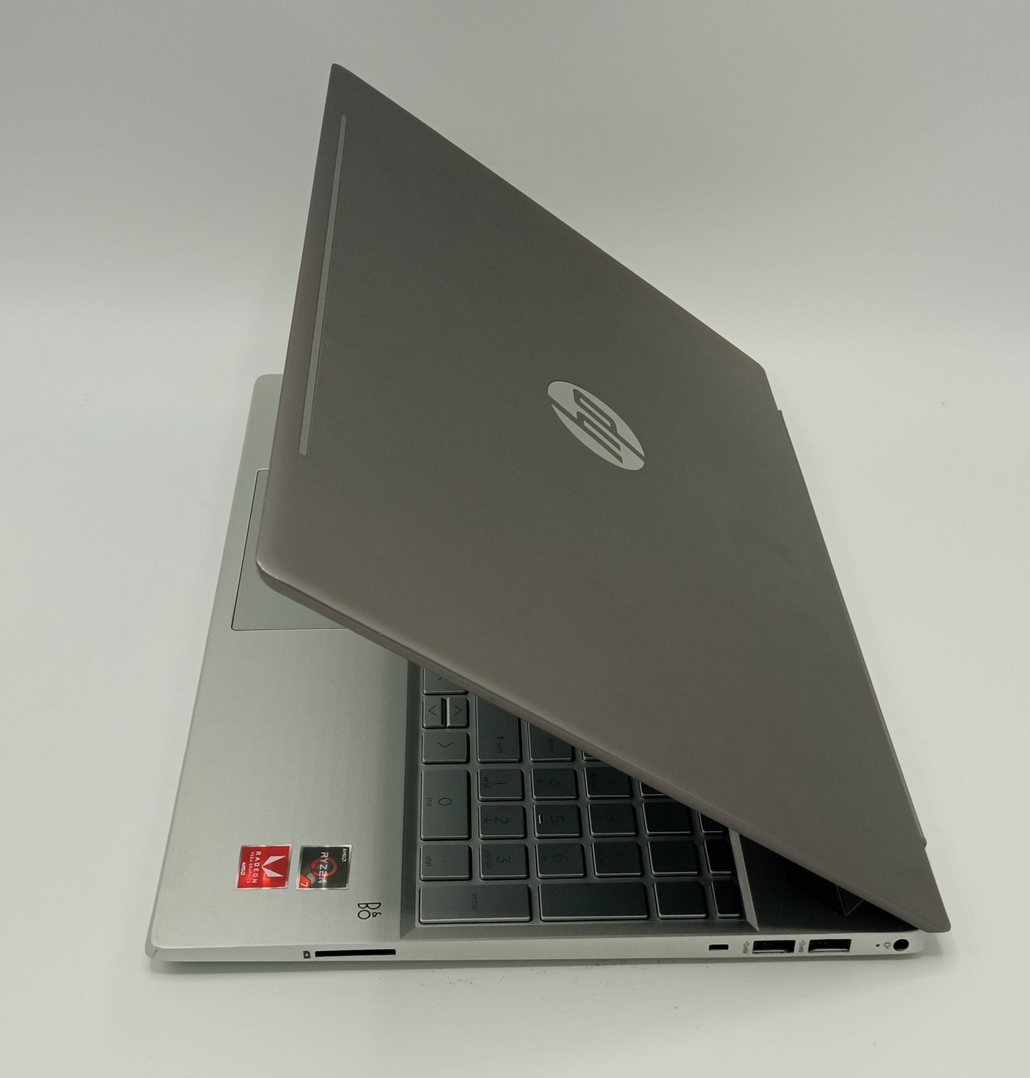 HP Pavilion 15z-cw100 (Touch) | 15 Inches | AMD Ryzen 7 3700U 2.3 GHz Processor | 12GB Ram | 512GB SSD | AMD Radeon RX Vega 10 Graphics | Silver | Used (Awesome Condition)