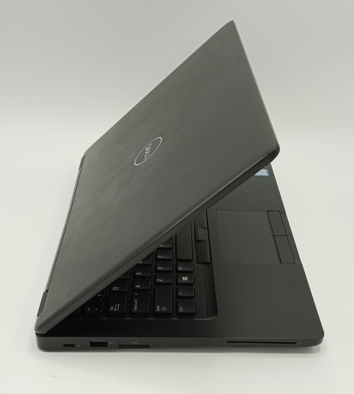 Dell Latitude 5490 | 14 Inches | Intel Core i7 1.9 GHz Processor | 8th Generation | 8GB Ram | 256GB SSD | Black | Used