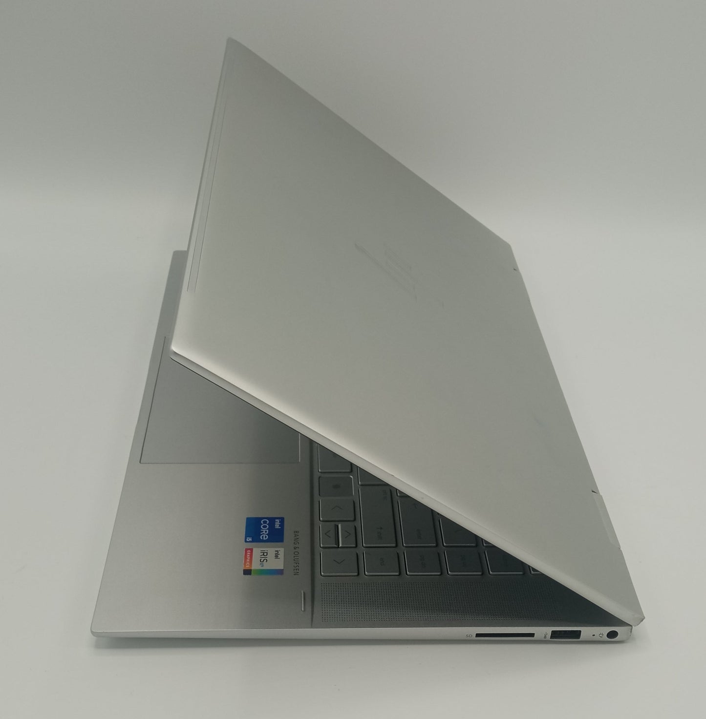 HP Envy x360 Convertible (15m-es0xxx) | Intel Core i5 2.4 GHz Processor | 11th Generation | 8GB Ram | 256GB SSD | Intel Iris Xe Graphics | Silver | Used (Awesome Condition)