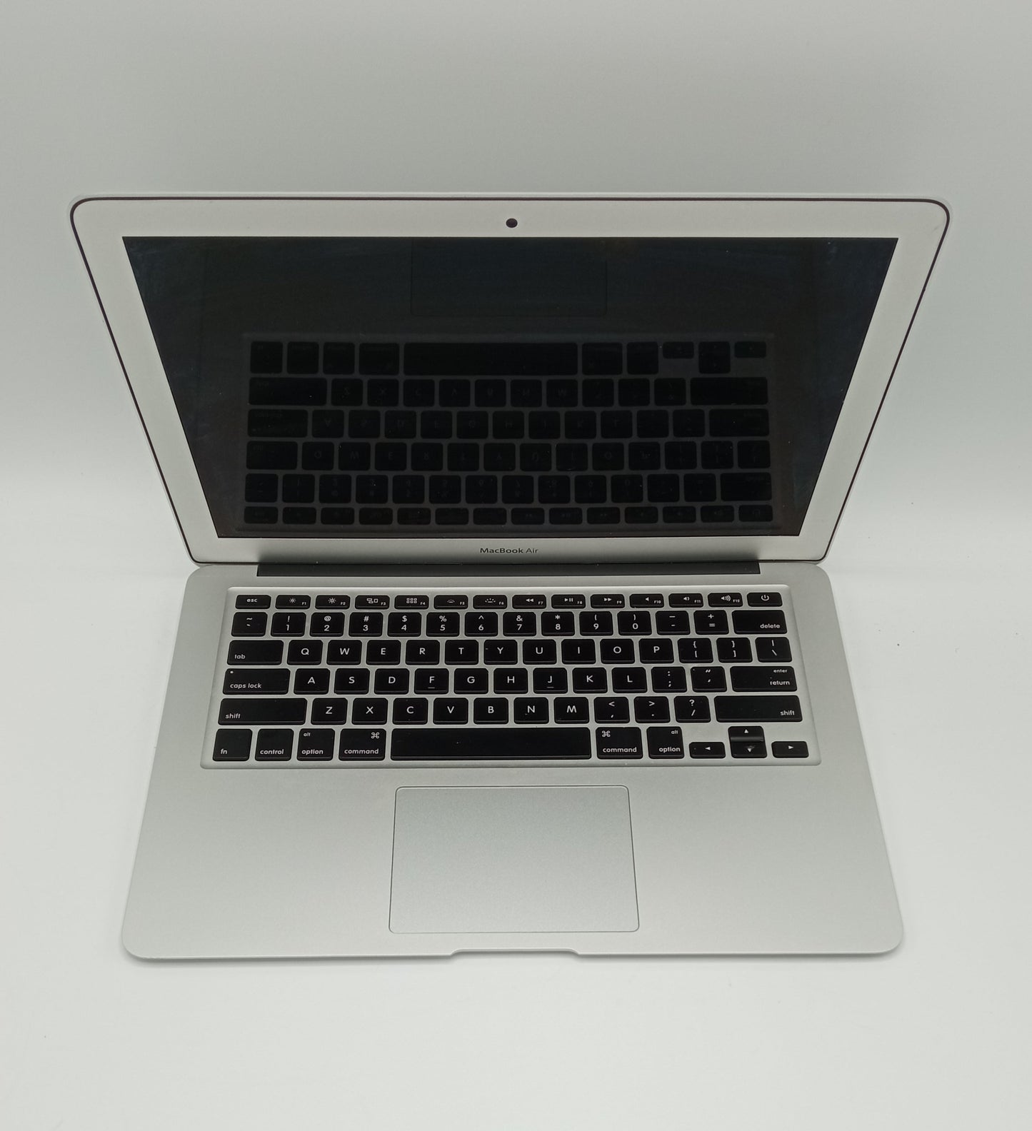 MacBook Air 2015 | 13 inches | Intel Core i5 1.6 GHz Processor | 8GB Ram | 256GB SSD | Silver | Used (276 Cycles)