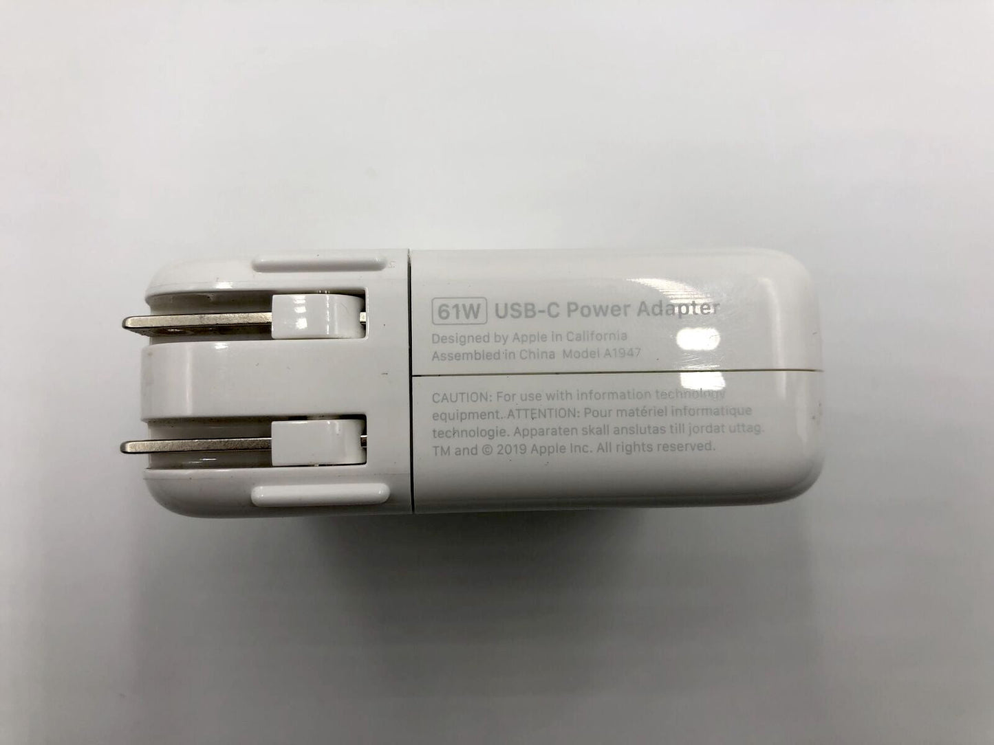 شاحن محول الطاقة USB-C بقدرة 61 وات من Apple MNF72LL/A أصلي من الدرجة A - ضمان لمدة عام واحد